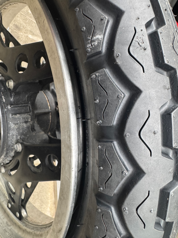 タイヤの互換性に「ついての質問です。夏タイヤは195/60/R15な