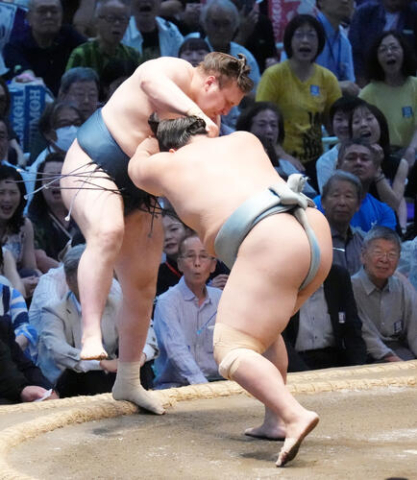 大相撲5月場所に行く予定ですが、溜席(タマリ席)での写真撮影は絶対NG