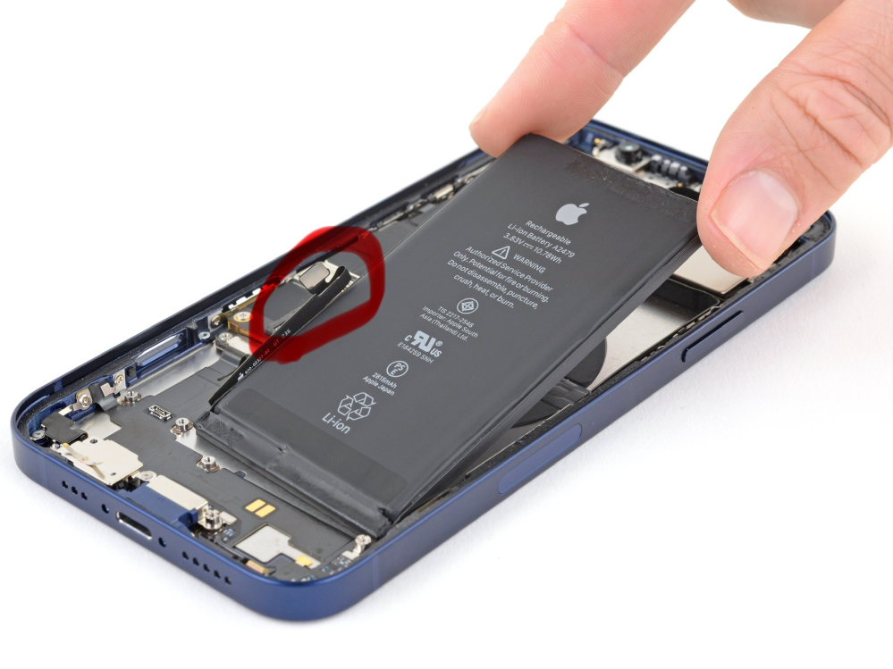 現在iPhone13Proを使用しています。バッテリーの最大容量が77
