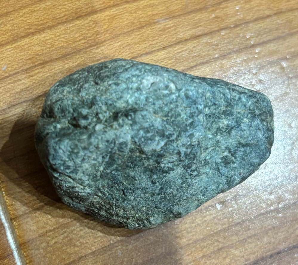 名前を忘れてしまった 石 石の名前を教えてください。採取場所→岡山県高梁川中流域手触り