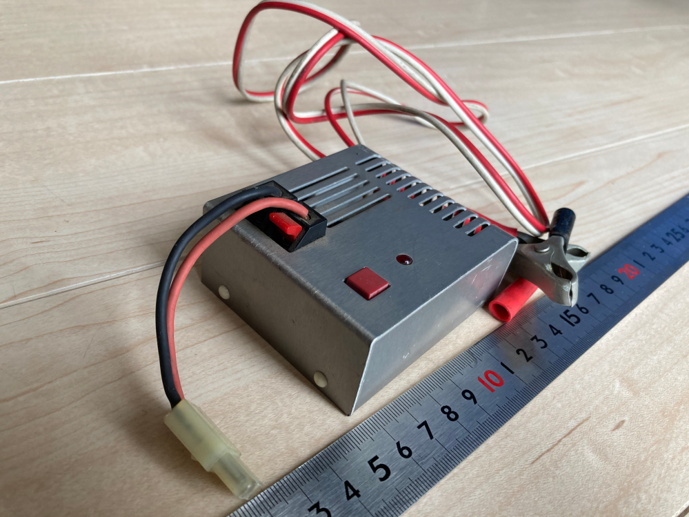 電動RCカー関連に詳しい方に質問致します。30年ほど前に、友人