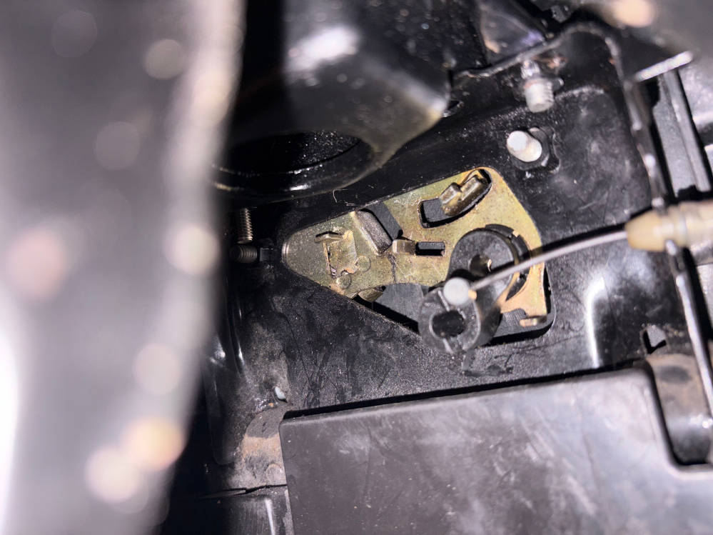 緊急です。ライブディオaf34集合キータイプのメットインについて質問