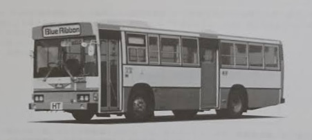 これは日野ブルーリボン路線バスの1985年後期のP-HT23系 - Yahoo!知恵袋