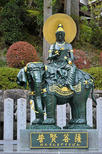 この方はお釈迦様ですか 仏様ですか 神様ですか お寺にい Yahoo 知恵袋