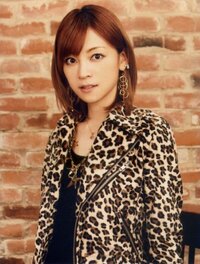 吉澤ひとみさんの今の髪型最高に可愛いと思いませんか 念願の茶髪です Yahoo 知恵袋