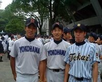 高校野球について神奈川の東海大相模のユニフォームは２種類あるん