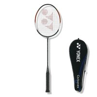バドミントンのラケットで、carbonex13がありますが、使