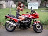 大型バイクに乗る女は生意気だと思う男性は多いのですか きちんと乗り Yahoo 知恵袋