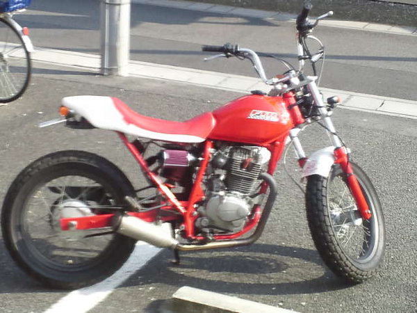 バイクのFTRを購入しました！元はトリコロールから赤が大好きな