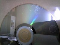 Dvdの記録面にシールが付いてしまいました はがし方を教えてく Yahoo 知恵袋