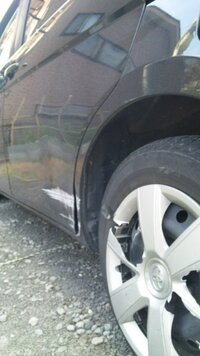 パワースライドドアの傷 凹み 割れたホイールの交換 だいたいど Yahoo 知恵袋