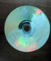 Cdに傷がついてしまい 歯磨き粉で修復できると聞き 実際にやってみたので Yahoo 知恵袋
