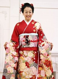 浅田真央ちゃんの成人式の着物 七五三みたいでがっかりしました Yahoo 知恵袋