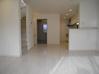 部屋のフローリングを白くしたいのですが 百均とかでよく見るのは壁紙シールです Yahoo 知恵袋