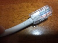 これってクロスケーブルですか？コードのところに「「TYPECM 