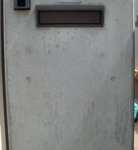 コンクリート打ち放しの門柱の仕上がりが微妙なんです １ヶ月前に新築し 乾くとだん 教えて 住まいの先生 Yahoo 不動産
