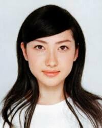 日本の女性芸能人で香椎由宇さん以外にシンメトリーの顔の人はいま Yahoo 知恵袋