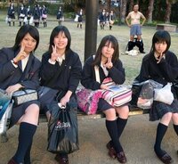 この中でかわいい人って誰ですか いい事を教えます集合写真で Yahoo 知恵袋