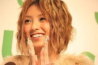 このアッキーナの髪型は パーマですか それともコテで巻いてるので Yahoo Beauty