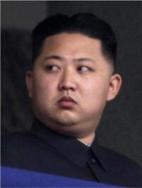 ロバートの秋山は金正恩のpv映像を見て これ使えるな けど Yahoo 知恵袋
