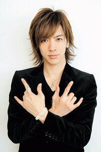 Daigoの髪型 写真のようなdaigoの髪の盛り方 って一体どんなふう Yahoo 知恵袋
