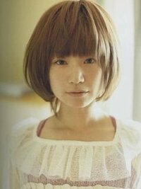 Yukiさんの髪型について質問です 下の画像のヘアカラーはなん Yahoo 知恵袋