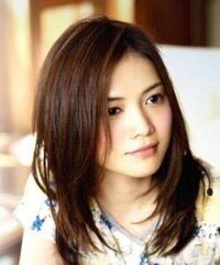 YUIさんの顔の特徴はどこだと思いますか？ - 目と、歌ってるときに寄せ... - Yahoo!知恵袋