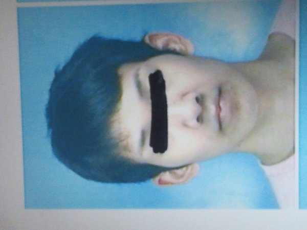 TOEICの証明写真なんですけど、背景が少し濃い青なのですが大丈夫 