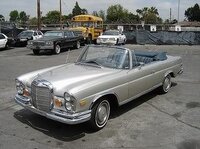 ハングオーバーで出てきたベンツの車は何て言う名前ですか 売って Yahoo 知恵袋