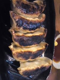 餃子作ってたら 目を離した隙に 真っ黒に焦げちゃいました 食 Yahoo 知恵袋