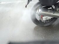 車から白煙が出ます 水蒸気なのか ｏｉｌ分なのか 見分ける方法は Yahoo 知恵袋