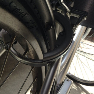 画像あり自転車の鍵がずれました昨日タイヤがまだ回っているのに間違って鍵をか Yahoo 知恵袋