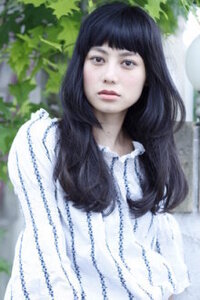 1000円カットのお店で 髪型はショートボブで髪をすいて下さい Yahoo 知恵袋