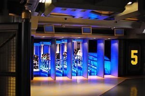 スターツアーズ スターツアーズの乗り込む時の橋のあの匂いって何の匂いで Yahoo 知恵袋