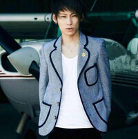 Uverworldのtakuya が着ているこの服はどこのブランドでしょう Yahoo 知恵袋