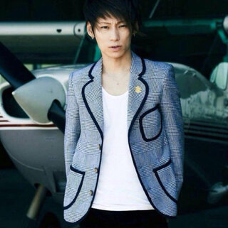 Uverworldのtakuya が着ているこの服はどこのブランドでしょう Yahoo 知恵袋