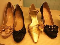 結婚式の時の靴はつま先とかかとが開いているはマナー違反だという事ですが 画 Yahoo 知恵袋