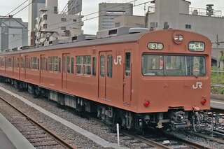 写真は片町駅にて快速松井と表示された平成元年ごろの片町線の103 Yahoo 知恵袋