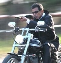 舘ひろしは車の免許持ってるんですか 車の免許も 自動二輪の免許も 小型 Yahoo 知恵袋