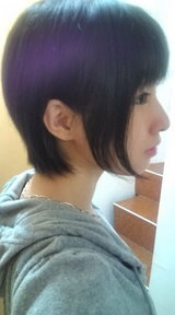 女子でロングまたはボブヘアの方に質問 なぜ このように髪の毛を耳にかける際 Yahoo 知恵袋