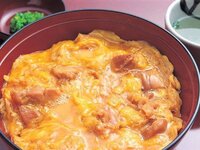 親子丼は箸、スプーンどちらで食べますか？ 