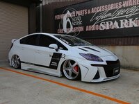 車検通りますか 下記写真のエアロを装着したプリウスは車検 Yahoo 知恵袋