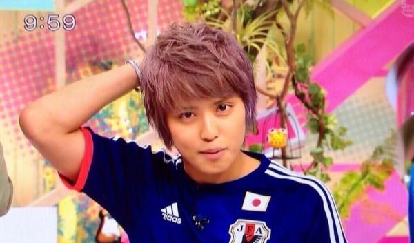 手越祐也君の髪色どう思いますか 似合ってればなんでもいいと思います Yahoo 知恵袋