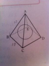 数学です！ 正四角錐A-BCDEの高さは12、底面の正方形の1辺の長さは10である。
この内部にある球が正四角錐のすべての面に接しているとき、球の半径rを求めて下さい。


お願いします！