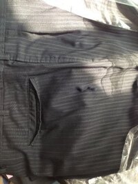 スーツのズボンの破れ ってクリーニング店 修復を取り扱ってる店 Yahoo 知恵袋