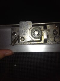 網戸の取り付け方を教えてください 賃貸マンションなんで大家さんに言えば業者の方を 教えて 住まいの先生 Yahoo 不動産