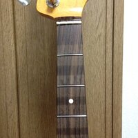 ベースネック塗装が剥がれてしまった対処法 Fenderのジャズベースを中古 Yahoo 知恵袋