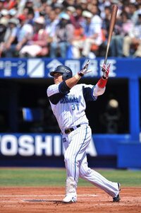 バッド投げをする選手で好きな選手は誰ですか？
吉村裕基選手（全盛期）と新井良太選手が好きです。 