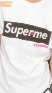 このTシャツって偽物ですか？ - supremeなのにsuper... - Yahoo!知恵袋