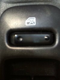 車の中の窓を操作するボタン ありますよね そのすぐそばに画像 Yahoo 知恵袋